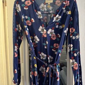 Modcloth top blouse medium lace detail floral